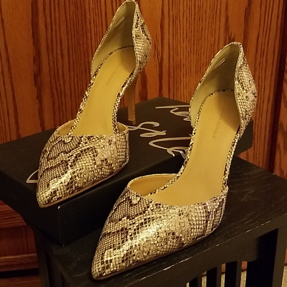 New Banana Republic high heels